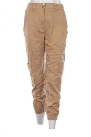 Damenhose Bershka, Größe M, Farbe Beige, Preis 10,59 €