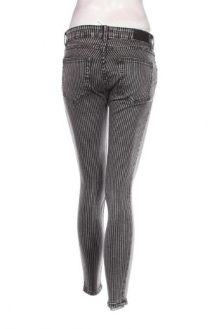Damenhose Pull&Bear, Größe M, Farbe Mehrfarbig, Preis € 2,99