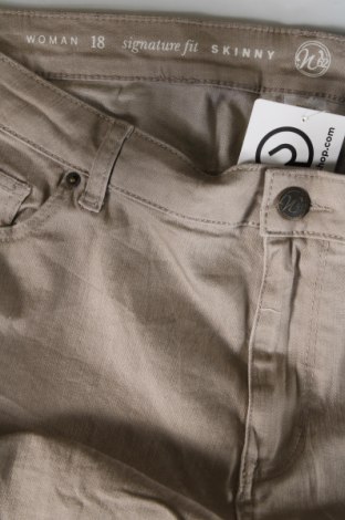 Damenhose Signature, Größe XXL, Farbe Beige, Preis € 32,99