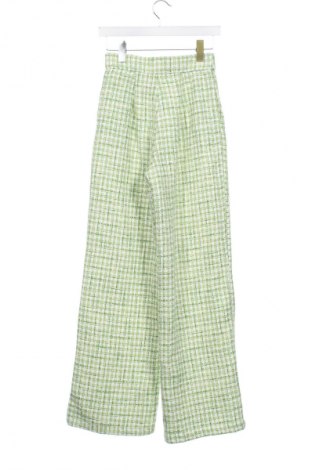 Pantaloni de femei Stradivarius, Mărime XS, Culoare Verde, Preț 156,99 Lei