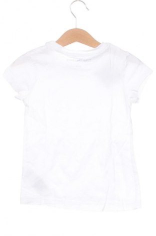 Детска тениска Calvin Klein Jeans, Размер 4-5y/ 110-116 см, Цвят Бял, Цена 23,99 лв.