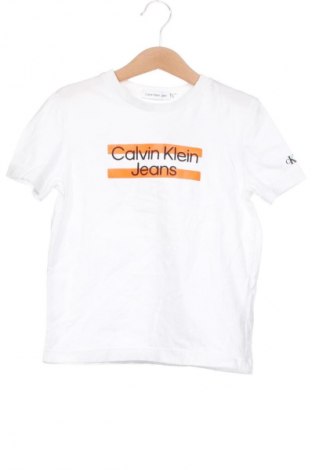 Детска тениска Calvin Klein Jeans, Размер 4-5y/ 110-116 см, Цвят Бял, Цена 23,99 лв.