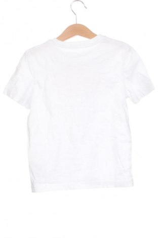 Детска тениска Calvin Klein Jeans, Размер 4-5y/ 110-116 см, Цвят Бял, Цена 23,99 лв.