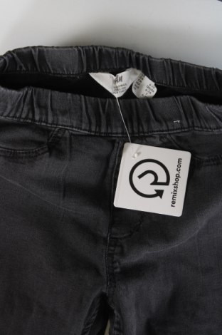 Kinderjeans H&M, Größe 6-7y/ 122-128 cm, Farbe Schwarz, Preis € 17,99