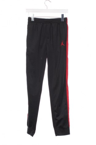 Pantaloni de trening, pentru copii Air Jordan Nike, Mărime 13-14y/ 164-168 cm, Culoare Negru, Preț 133,99 Lei