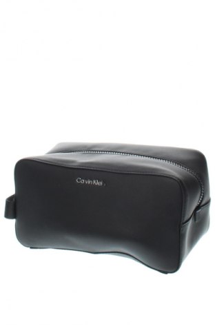Kosmetický kufřík  Calvin Klein, Barva Černá, Cena  1 749,00 Kč