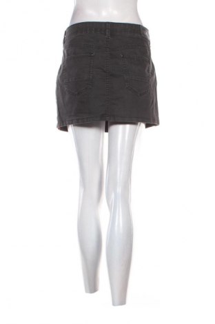 Пола Edc By Esprit, Размер M, Цвят Сив, Цена 4,99 лв.