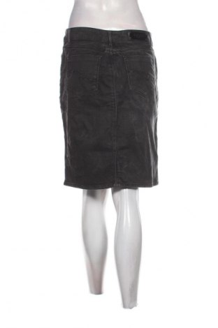 Sukně Zara, Velikost M, Barva Černá, Cena  219,00 Kč