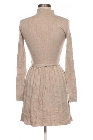 Kleid, Größe M, Farbe Beige, Preis € 20,99