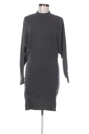 Kleid, Größe S, Farbe Grau, Preis € 20,99