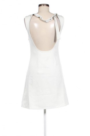 Рокля Calvin Klein Jeans, Размер S, Цвят Бял, Цена 167,99 лв.