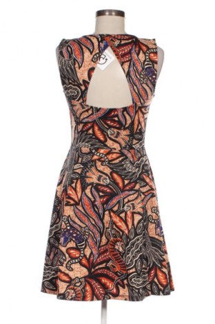 Šaty  H&M, Velikost M, Barva Vícebarevné, Cena  229,00 Kč