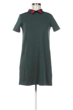 Kleid Zara Trafaluc, Größe M, Farbe Grün, Preis 33,99 €