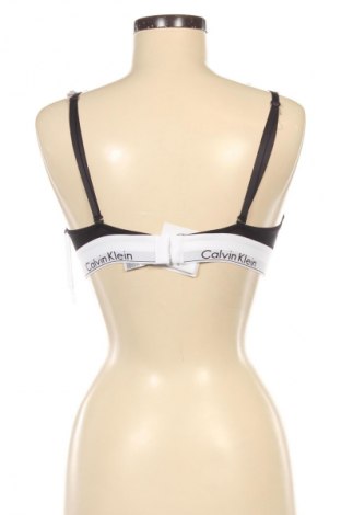 Сутиен Calvin Klein, Размер M, Цвят Черен, Цена 39,99 лв.
