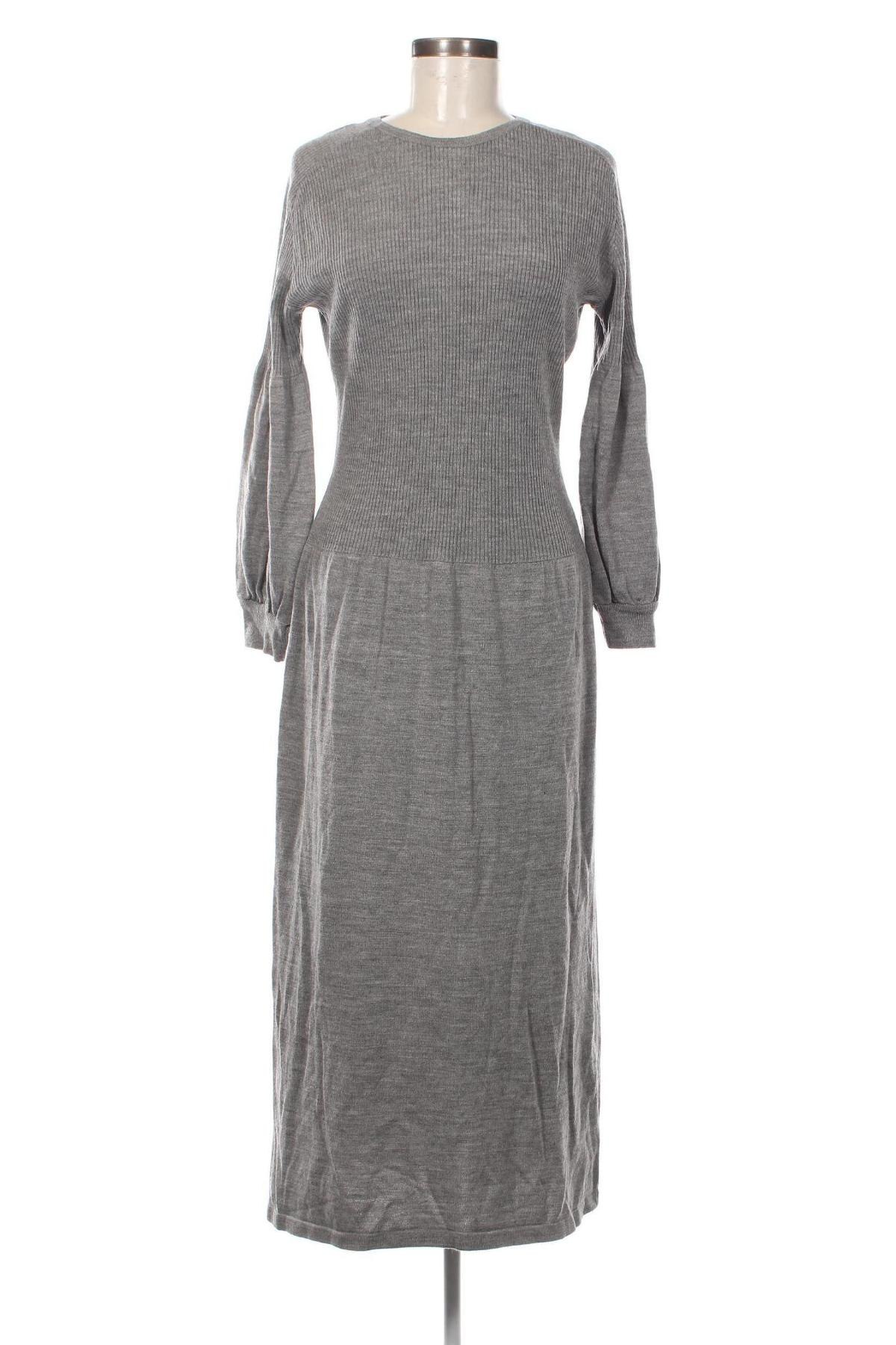 Kleid, Größe S, Farbe Grau, Preis 13,99 €