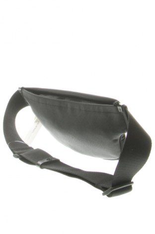 Ľadvinka  Calvin Klein, Farba Čierna, Cena  76,95 €