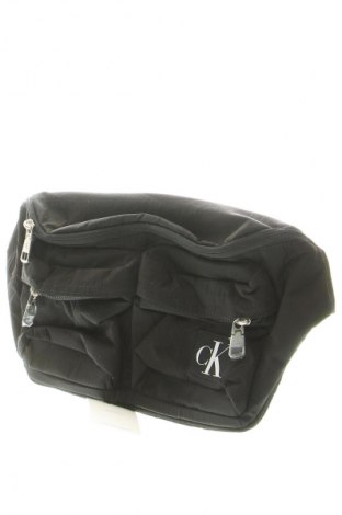 Deréktáska Calvin Klein Jeans, Szín Fekete, Ár 32 259 Ft