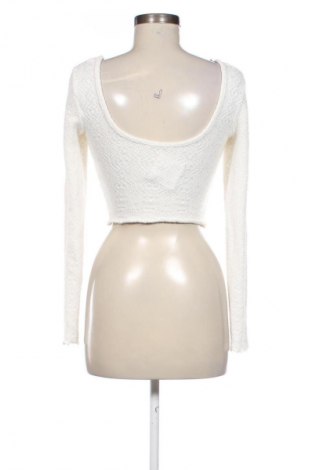 Dámská halenka Bershka, Velikost S, Barva Krémová, Cena  275,00 Kč