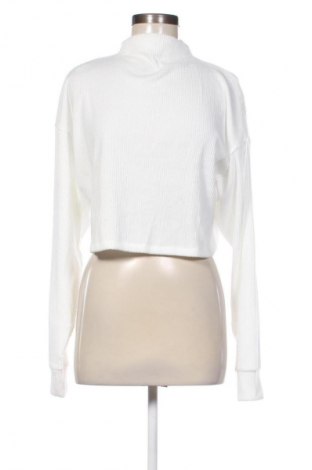 Női blúz Bershka, Méret M, Szín Fehér, Ár 8 009 Ft