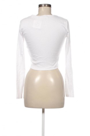 Damen Shirt Pull&Bear, Größe M, Farbe Weiß, Preis 20,99 €