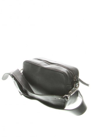 Дамска чанта Wayne Cooper, Цвят Черен, Цена 26,07 €