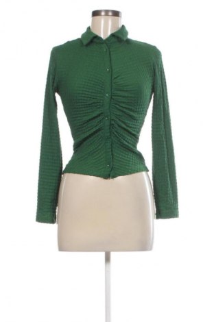 Дамска риза Stradivarius, Размер S, Цвят Зелен, Цена 6,13 €