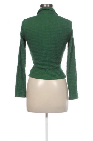 Дамска риза Stradivarius, Размер S, Цвят Зелен, Цена 6,13 €