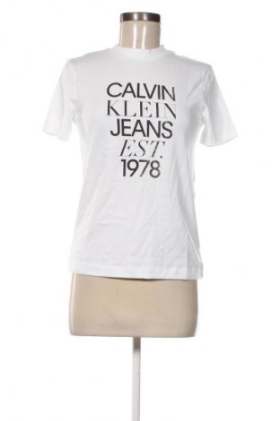 Дамска тениска Calvin Klein Jeans, Размер XS, Цвят Бял, Цена 35,27 €