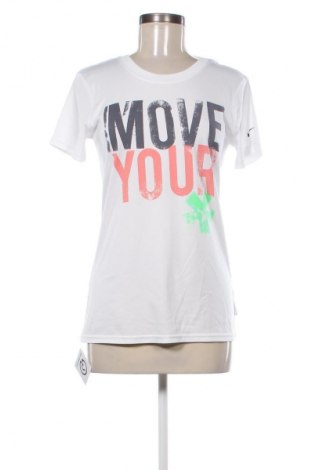 Дамска тениска Nike, Размер S, Цвят Многоцветен, Цена 12,27 €