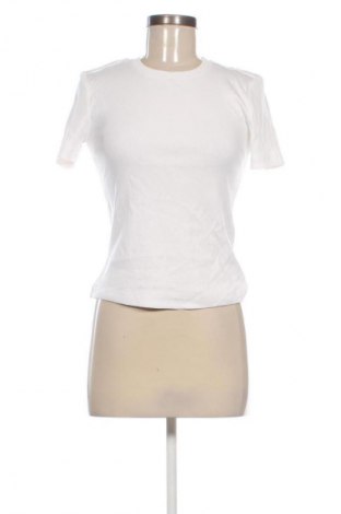 Дамска тениска ONLY, Размер M, Цвят Бял, Цена 12,27 €