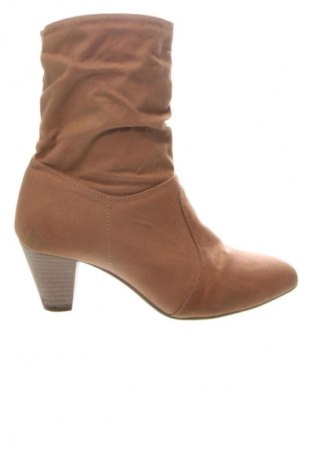 Дамски боти LC Waikiki, Размер 37, Цвят Бежов, Цена 29,65 €