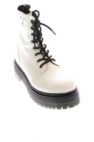 Дамски боти Lumberjack, Размер 40, Цвят Екрю, Цена 48,57 €