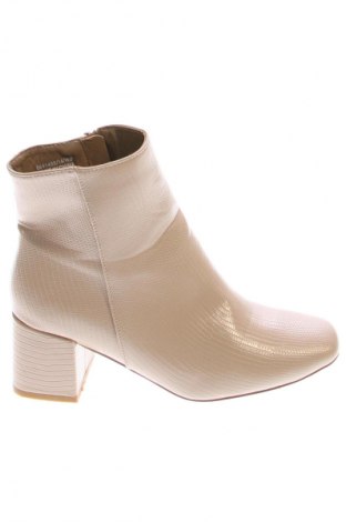 Дамски боти New Look, Размер 38, Цвят Бежов, Цена 10,73 €