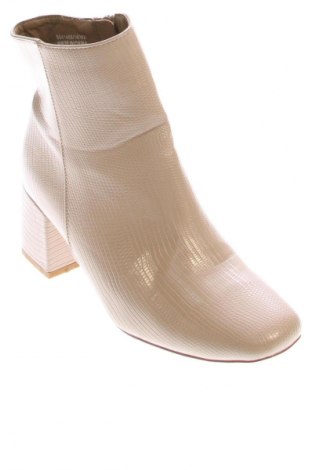 Дамски боти New Look, Размер 38, Цвят Бежов, Цена 10,73 €