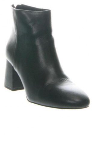 Дамски боти Pull&Bear, Размер 39, Цвят Черен, Цена 39,36 €