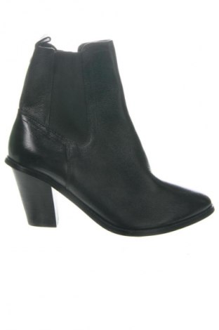 Dámské boty  River Island, Velikost 41, Barva Černá, Cena  2 329,00 Kč