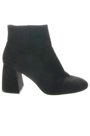 Damen Stiefeletten Stradivarius, Größe 40, Farbe Braun, Preis € 32,99