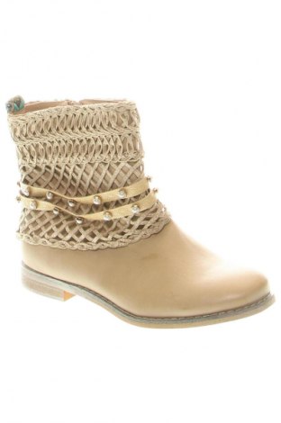 Дамски боти Unbranded, Размер 37, Цвят Бежов, Цена 15,84 €
