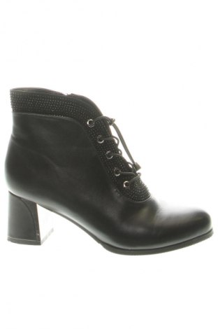 Дамски боти Unbranded, Размер 41, Цвят Черен, Цена 32,00 €
