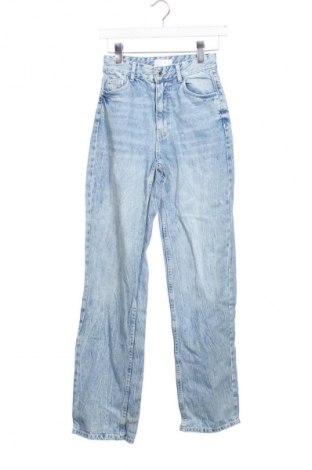 Дамски дънки Bershka, Размер XXS, Цвят Син, Цена 14,74 €