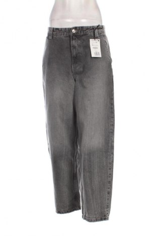 Női farmernadrág Bershka, Méret M, Szín Szürke, Ár 11 839 Ft