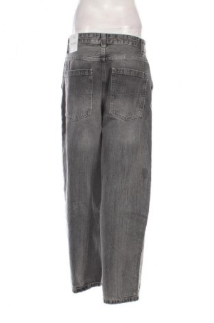 Női farmernadrág Bershka, Méret M, Szín Szürke, Ár 11 839 Ft