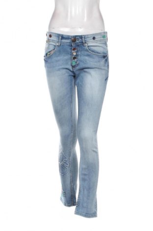 Női farmernadrág Desigual, Méret S, Szín Kék, Ár 15 702 Ft