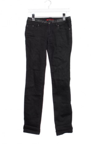 Dámske džínsy  Hugo Boss, Veľkosť M, Farba Viacfarebná, Cena  70,01 €