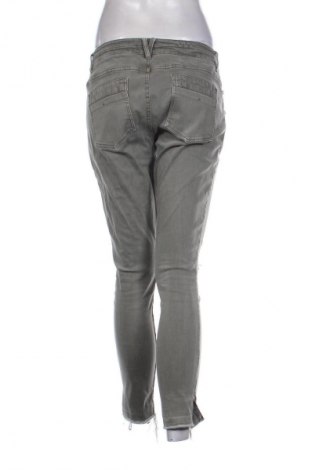 Dámske džínsy  S.Oliver, Veľkosť M, Farba Viacfarebná, Cena  20,90 €