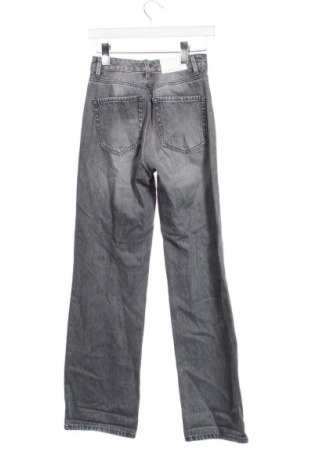 Női farmernadrág Stradivarius, Méret XS, Szín Szürke, Ár 6 612 Ft