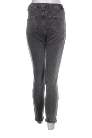 Damen Jeans Stradivarius, Größe S, Farbe Grau, Preis 15,00 €