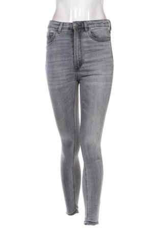 Dámske džínsy  Stradivarius, Veľkosť S, Farba Sivá, Cena  15,00 €