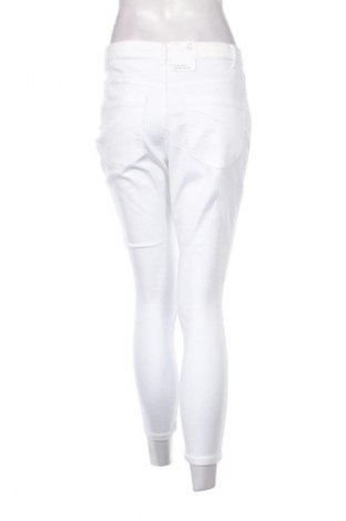 Női farmernadrág Vero Moda, Méret M, Szín Fehér, Ár 19 749 Ft