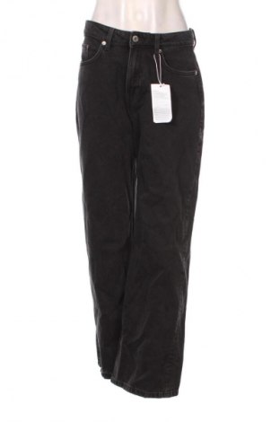 Női farmernadrág Weekday, Méret M, Szín Fekete, Ár 19 169 Ft